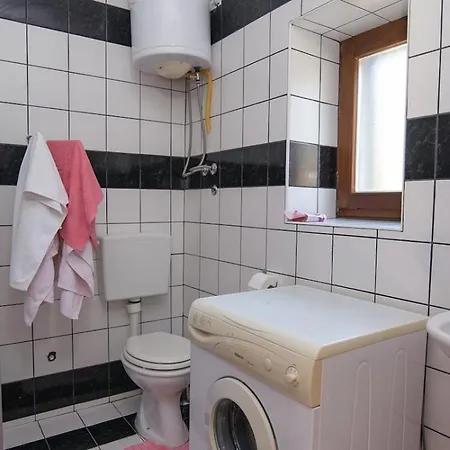 Flora Guest house 3*