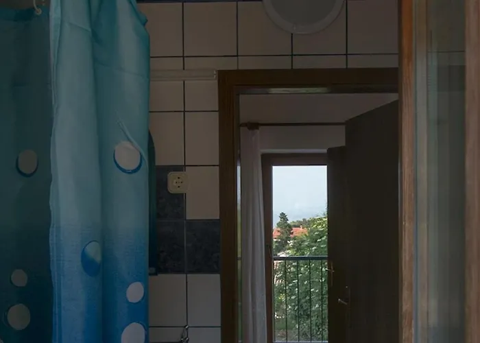 Flora Konukevi Veli Lošinj